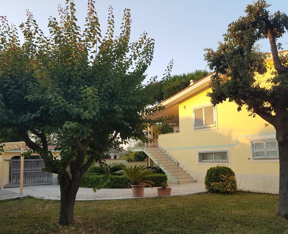 Hotel Clock'S House Fiumicino Exterior foto